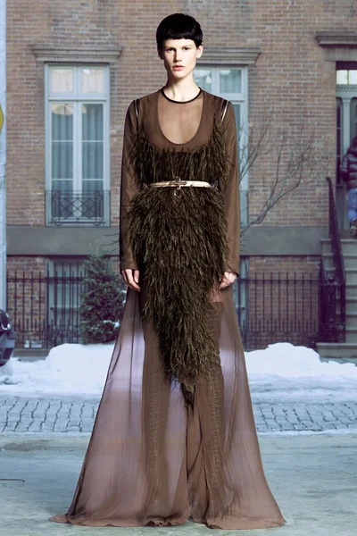 Look 12